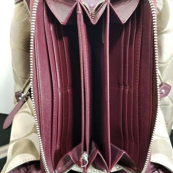 COACH Campbell Signature HOBO W/ Matching Accordion Zip Wallet - Picture 7 of 7